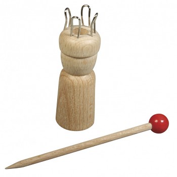 Wooden knitting doll with needle / 2,4cm
