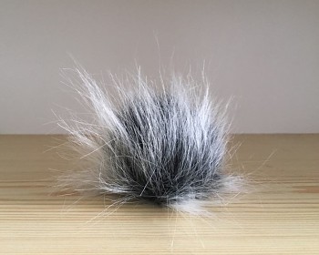 Faux fur pompon M 9cm / grau