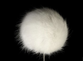 Pompon z futerka sztucznego Ø9 cm / white