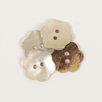 Pearl button Flower white / 1,5cm / 1pc