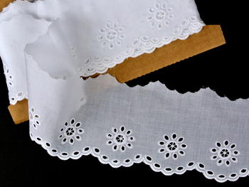 Embroidery lace 86mm / white