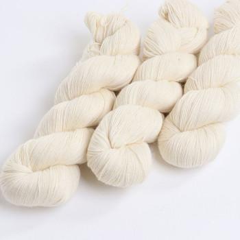 Ashford 4-ply ponožková vlna / 100g / prírodná biela