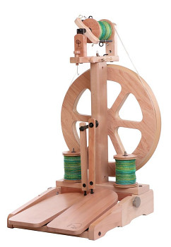 Kiwi 3 Spinning Wheel lacquered