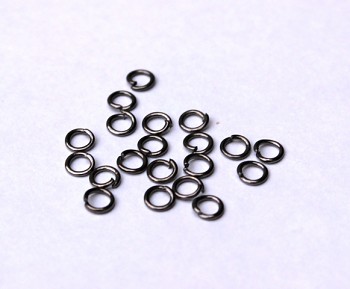 Spojovací krúžok 100ks / 4mm / gun metal